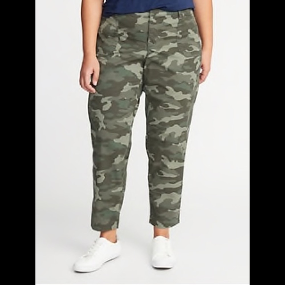 Old Navy Camouflage Cargo Pants